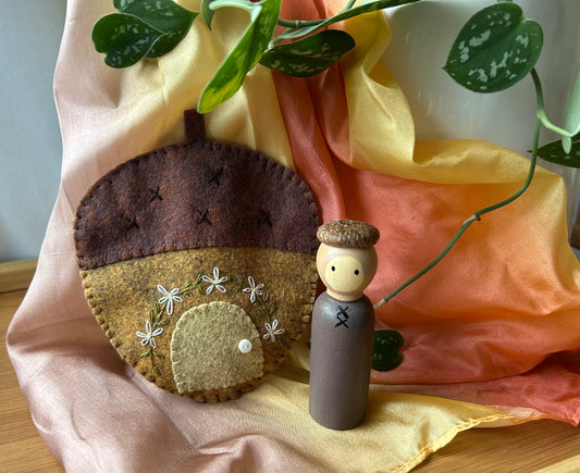 Peg Doll & Acorn Home