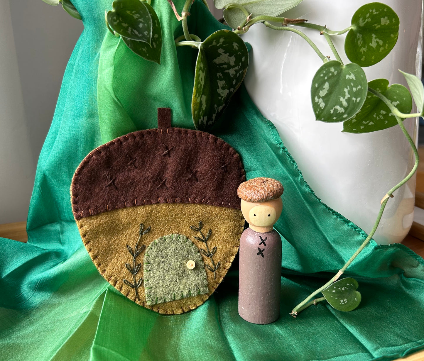 Peg Doll & Acorn Home